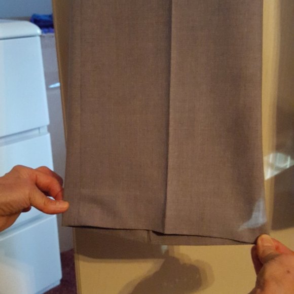 Women's light gray pant suit - Picture 3 of 5